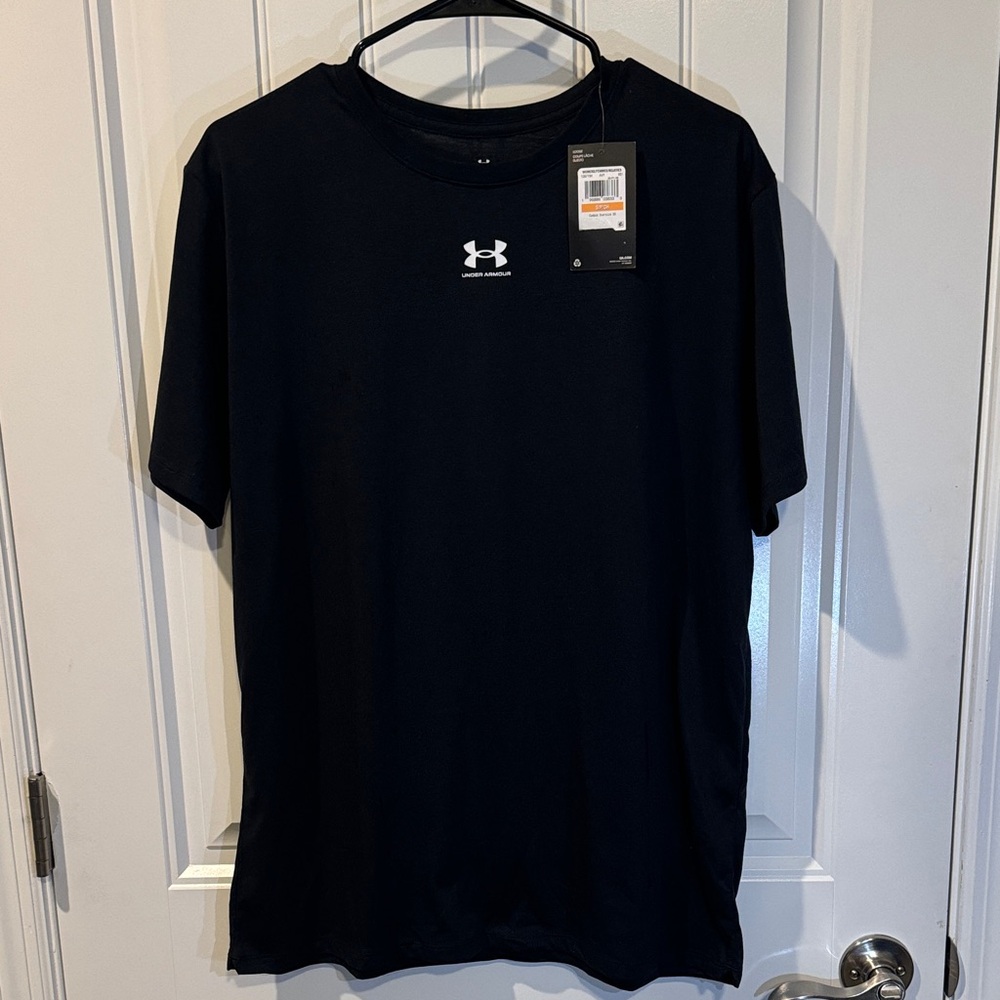 Under Armour Women’s Black Loose Fit Campus Oversized Tee Size Small NWT